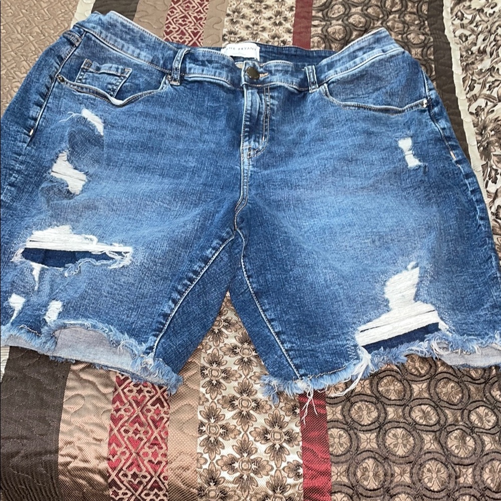 Lane Bryant ladies distressed jean shorts